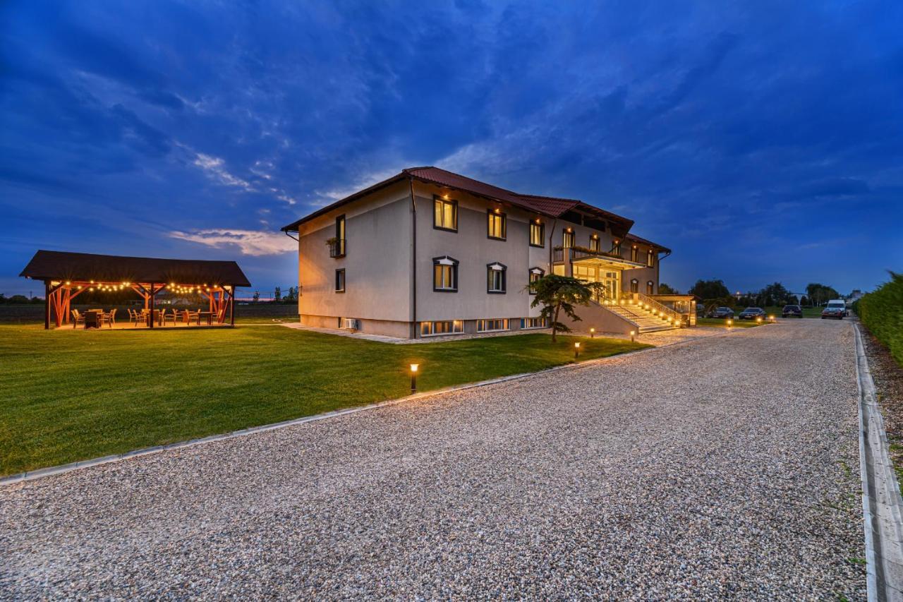 Stejarii Resort Ineu  Luaran gambar