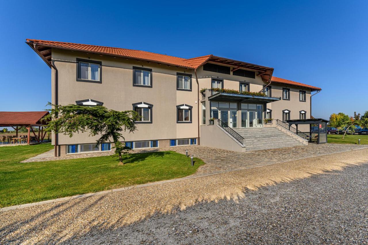 Stejarii Resort Ineu  Luaran gambar