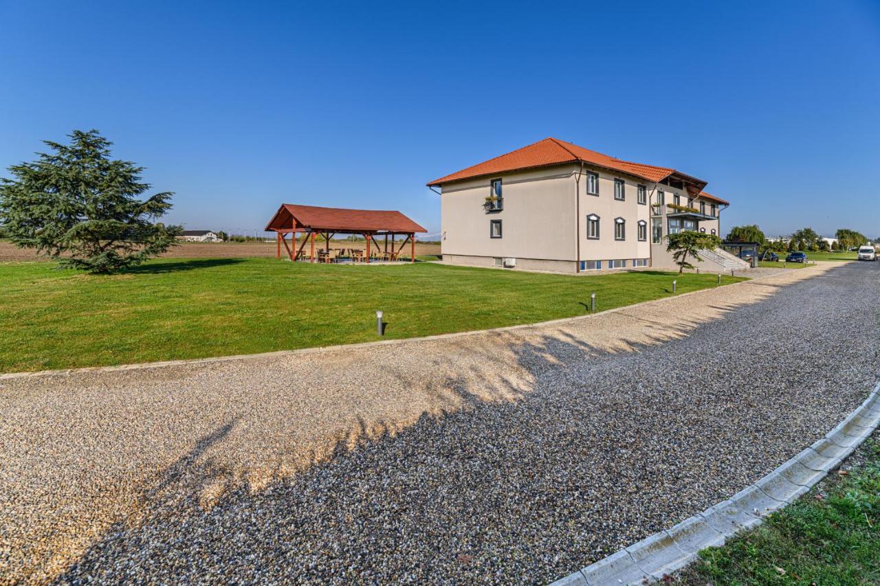 Stejarii Resort Ineu  Luaran gambar